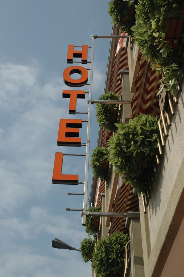 Hotel Valentino Perosa Argentina Kültér fotó